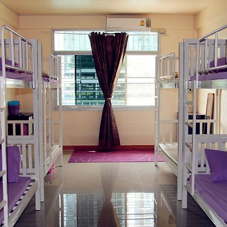 Small Elephant Hostel Bangkok Eksteriør billede