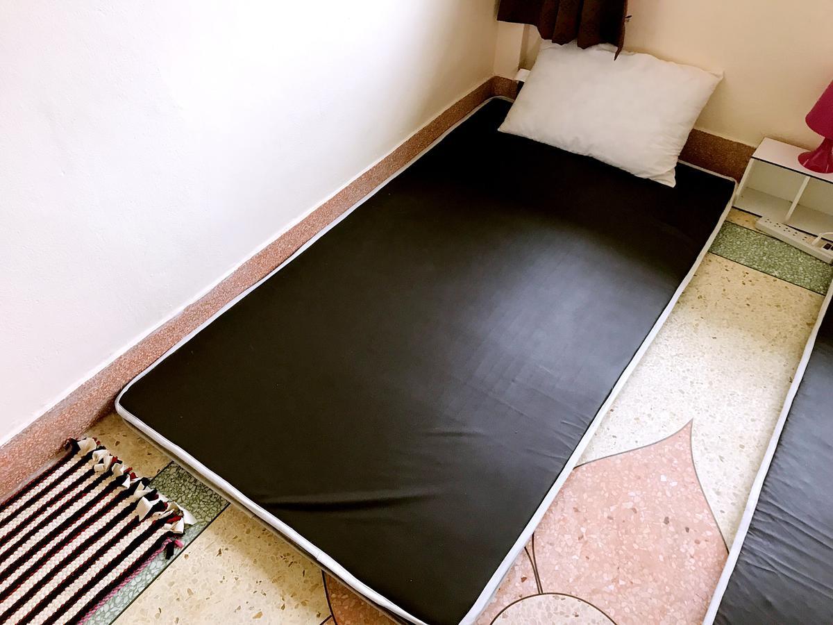Small Elephant Hostel Bangkok Eksteriør billede